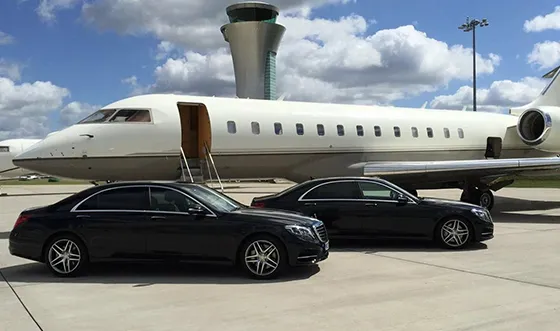 Private airport transportation for business travelers, offers comfort and reliability.